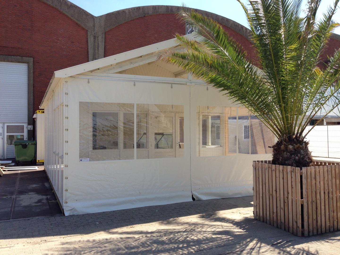 Tent met tentzeilen op maat