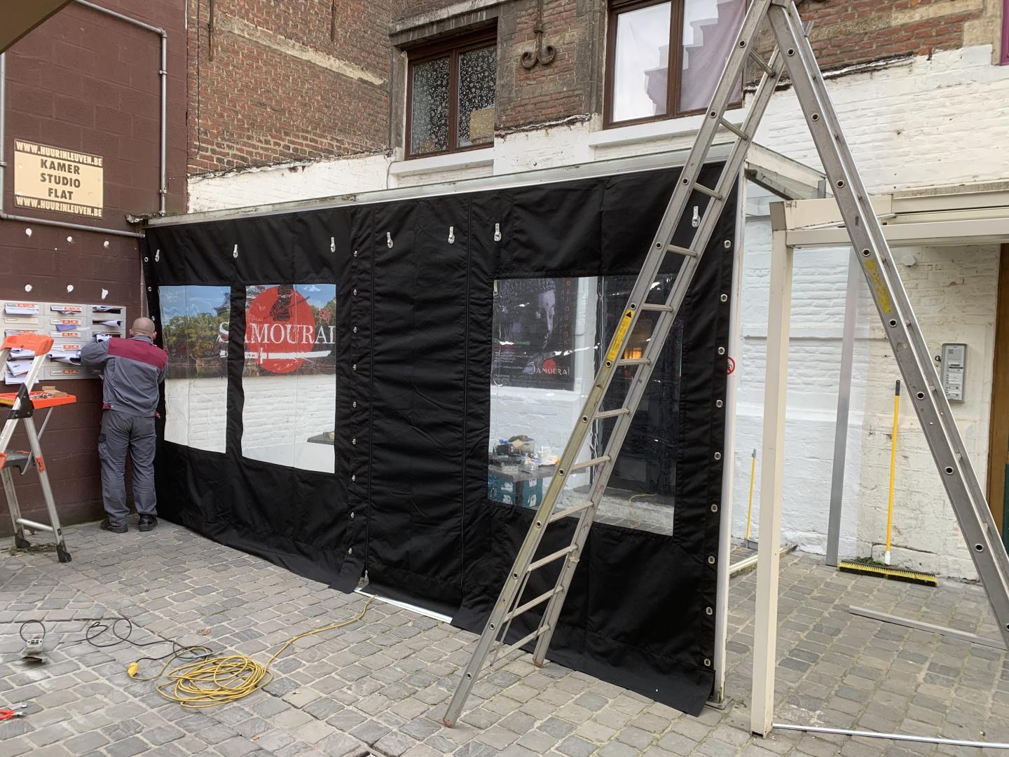 Voorzeil en zijzeil op maat voor terras, realisatie 8 door Dekzeilen Rubbens