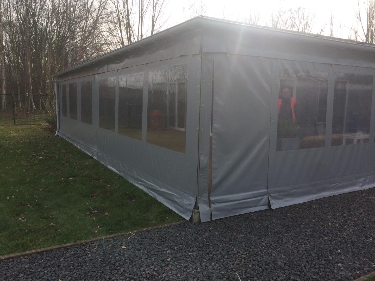 Voorzeil en zijzeil op maat voor terras, realisatie 5 door Dekzeilen Rubbens