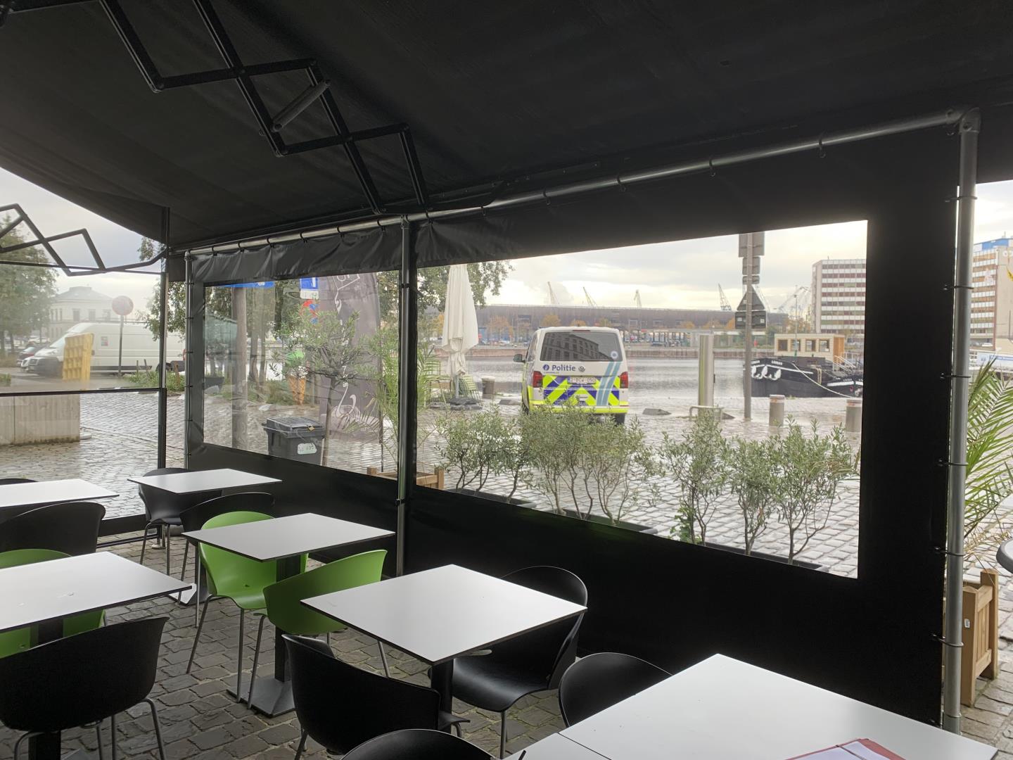 Voorzeil en zijzeil op maat voor terras