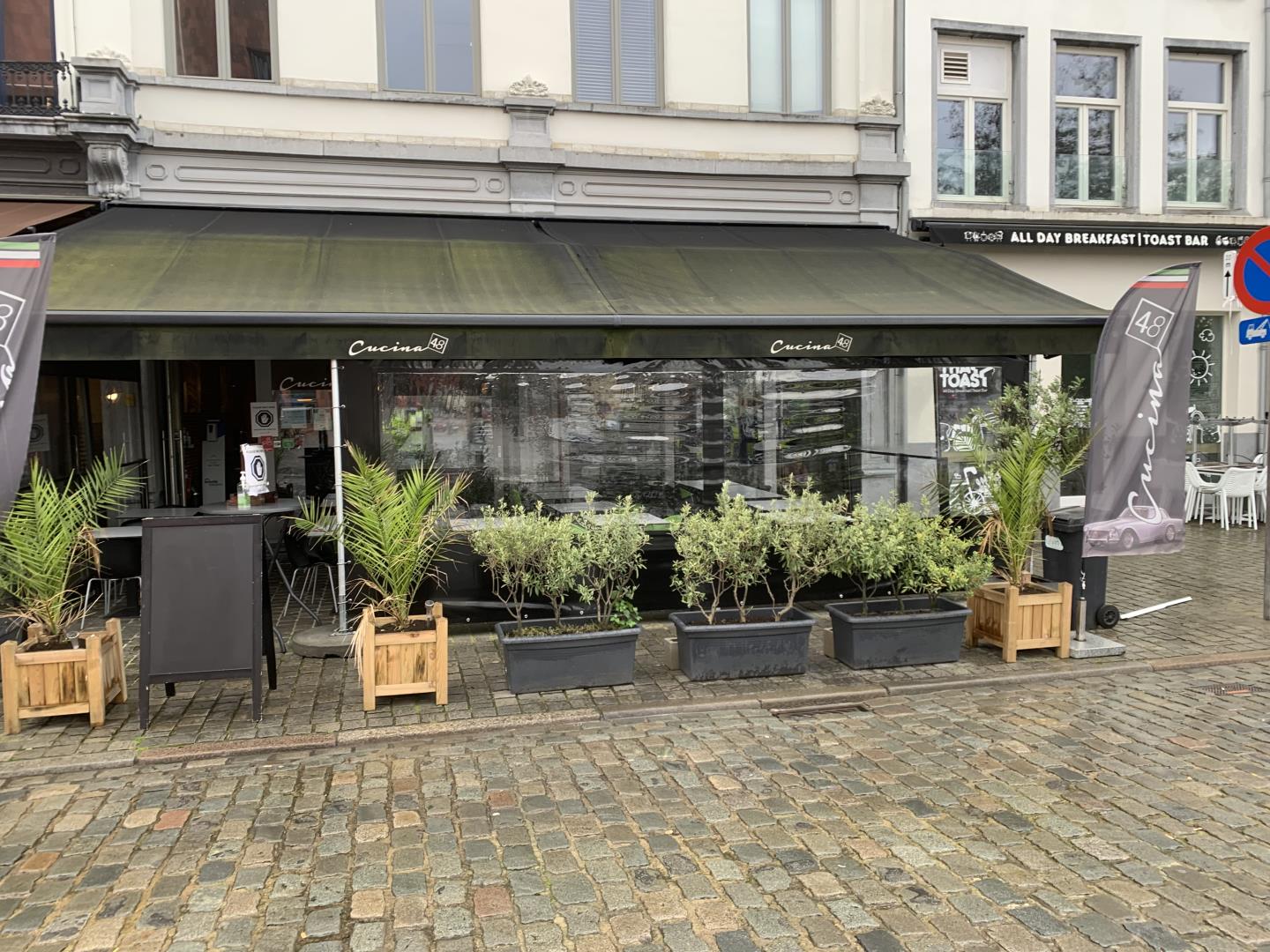 Terras met terraszeilen op maat
