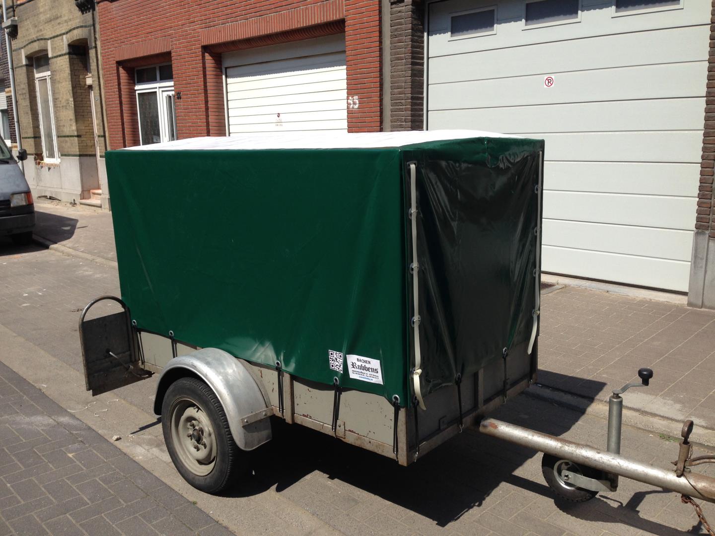 Remorquezeil op maat voor aanhangwagen, realisatie 2 door Dekzeilen Rubbens